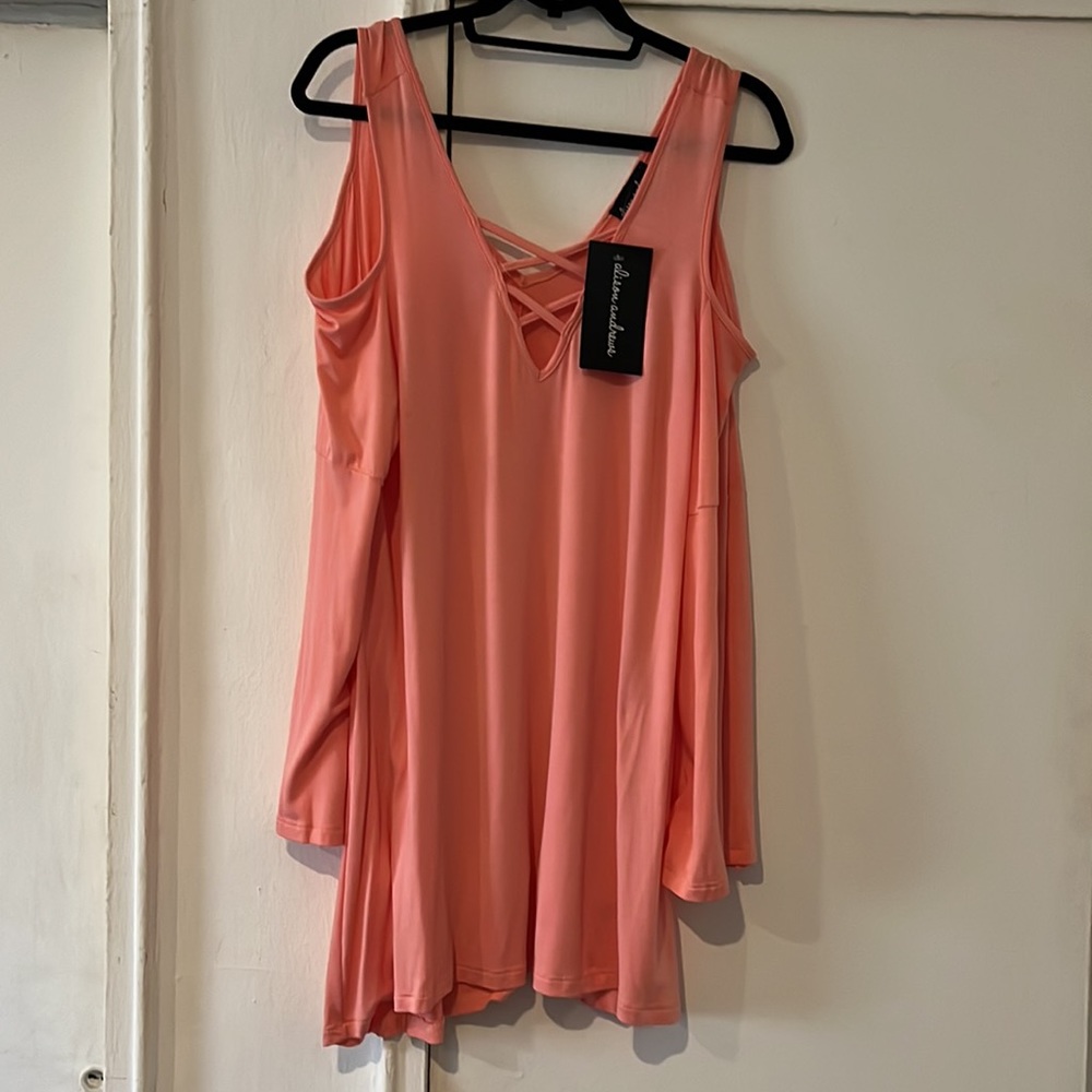 NWT-Ladies L- V-neck, Coral, cold shoulder tunic top. Long bell sleeves